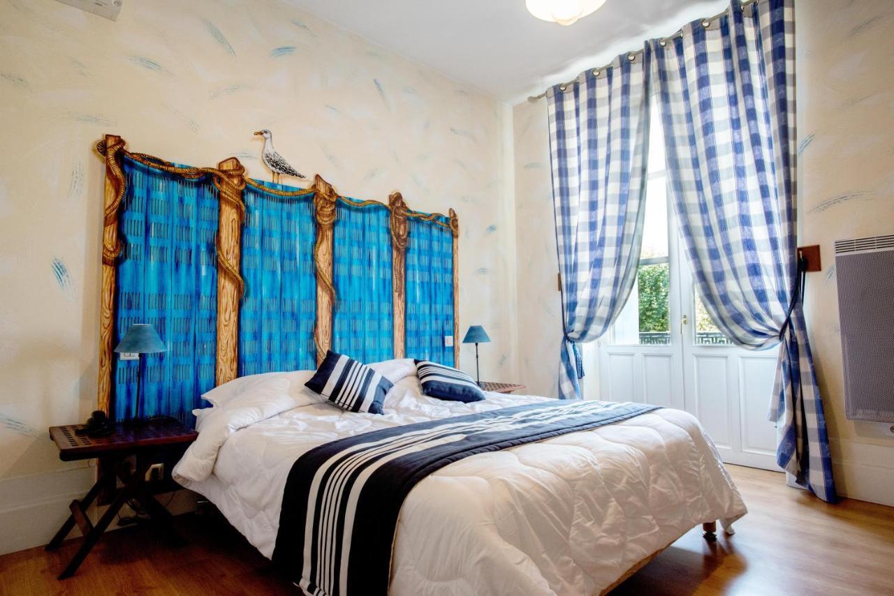Logis Hotel De La Tour Libourne Exterior foto