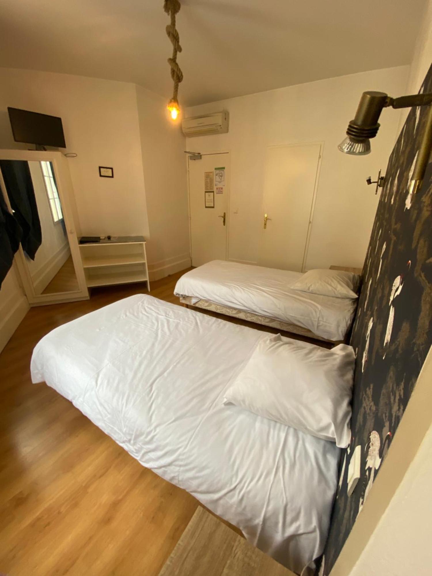 Logis Hotel De La Tour Libourne Exterior foto